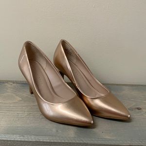 NWOT Rose Gold Heels